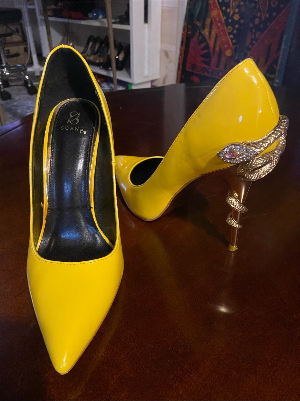 Super cute neon yellow gold snake heels